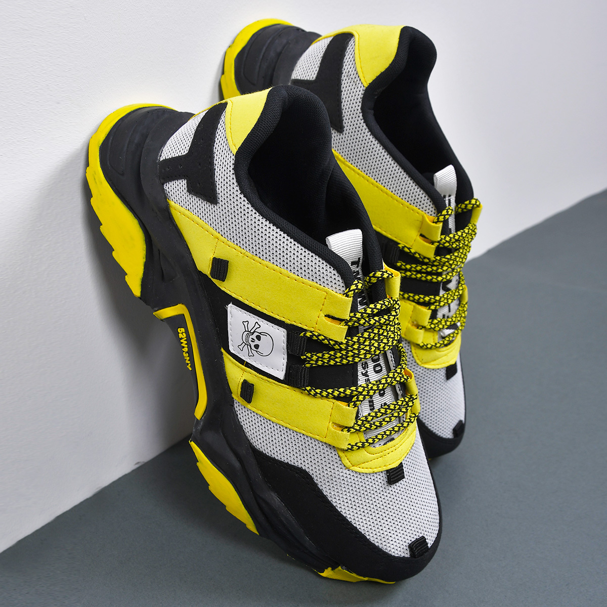 کفش مشکی زرد مردانه مدل Sadra