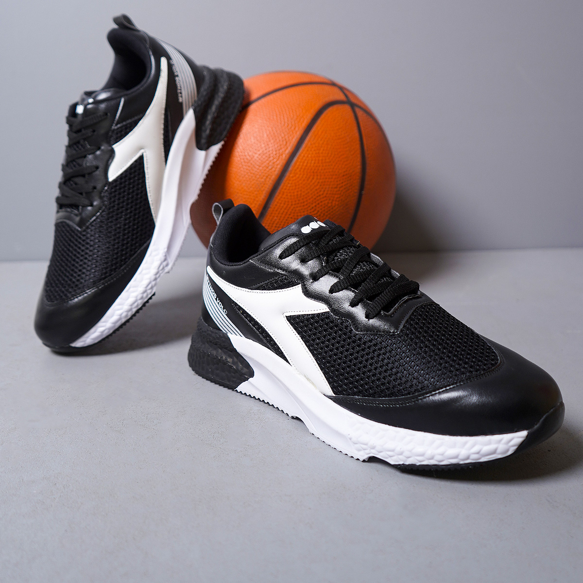 کفش مردانه Diadora مدل S500 رنگ مشکی