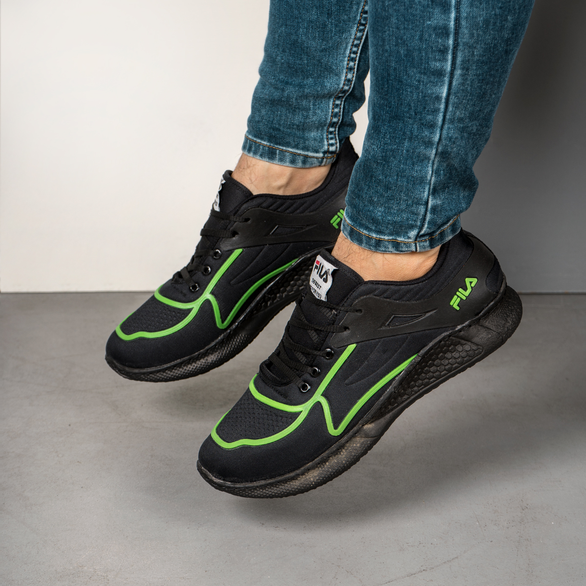 کفش مردانهFila مشکی سبز مدل sayan(T)