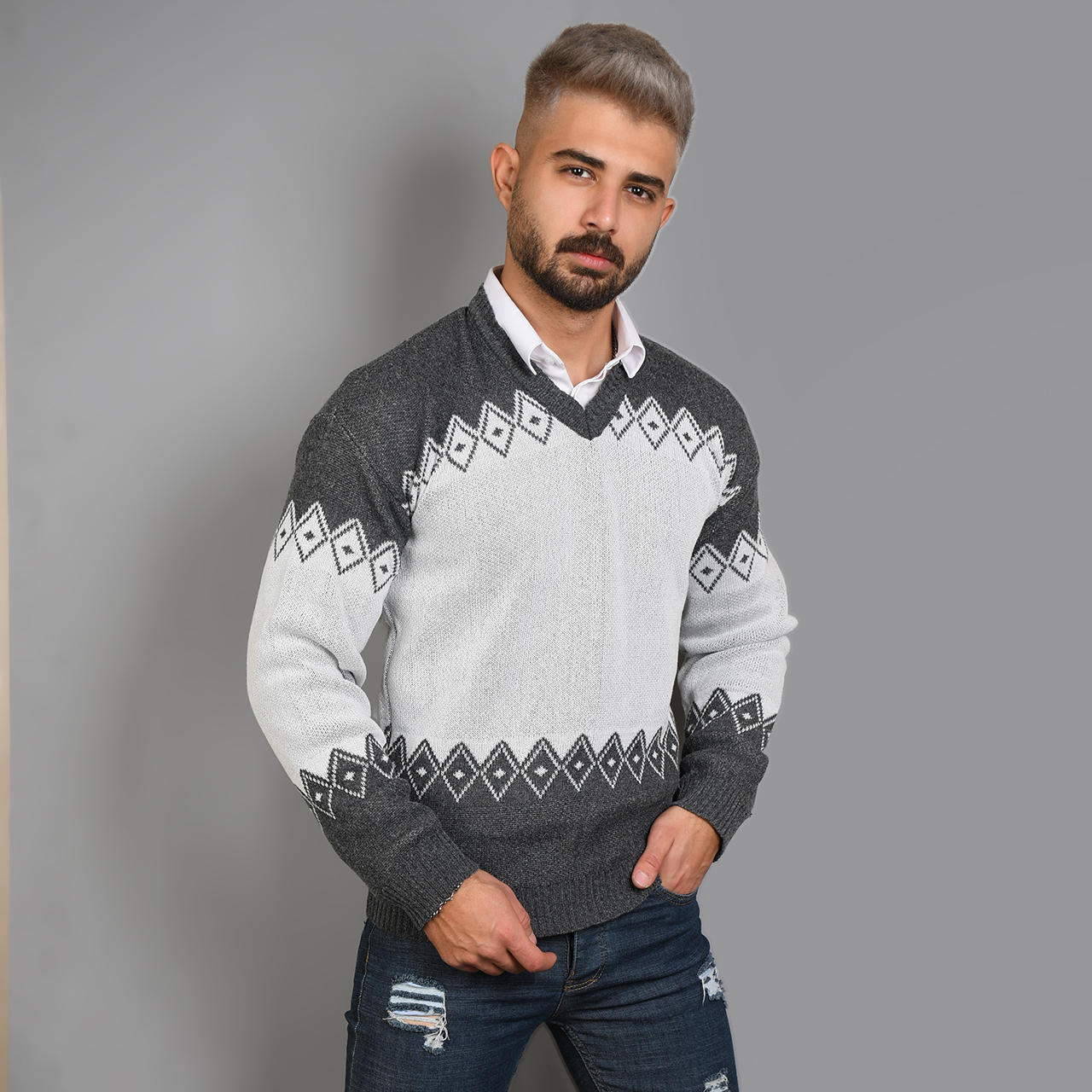 پلیور مردانه ذغالی طوسی مدل lizan