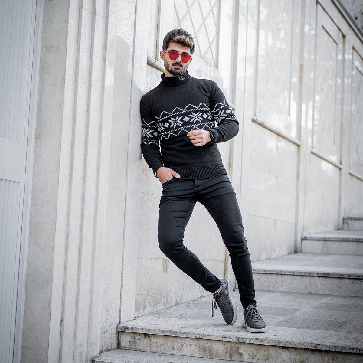 یقه اسکی مردانه مشکی حاشیه طوسی مدل Arja