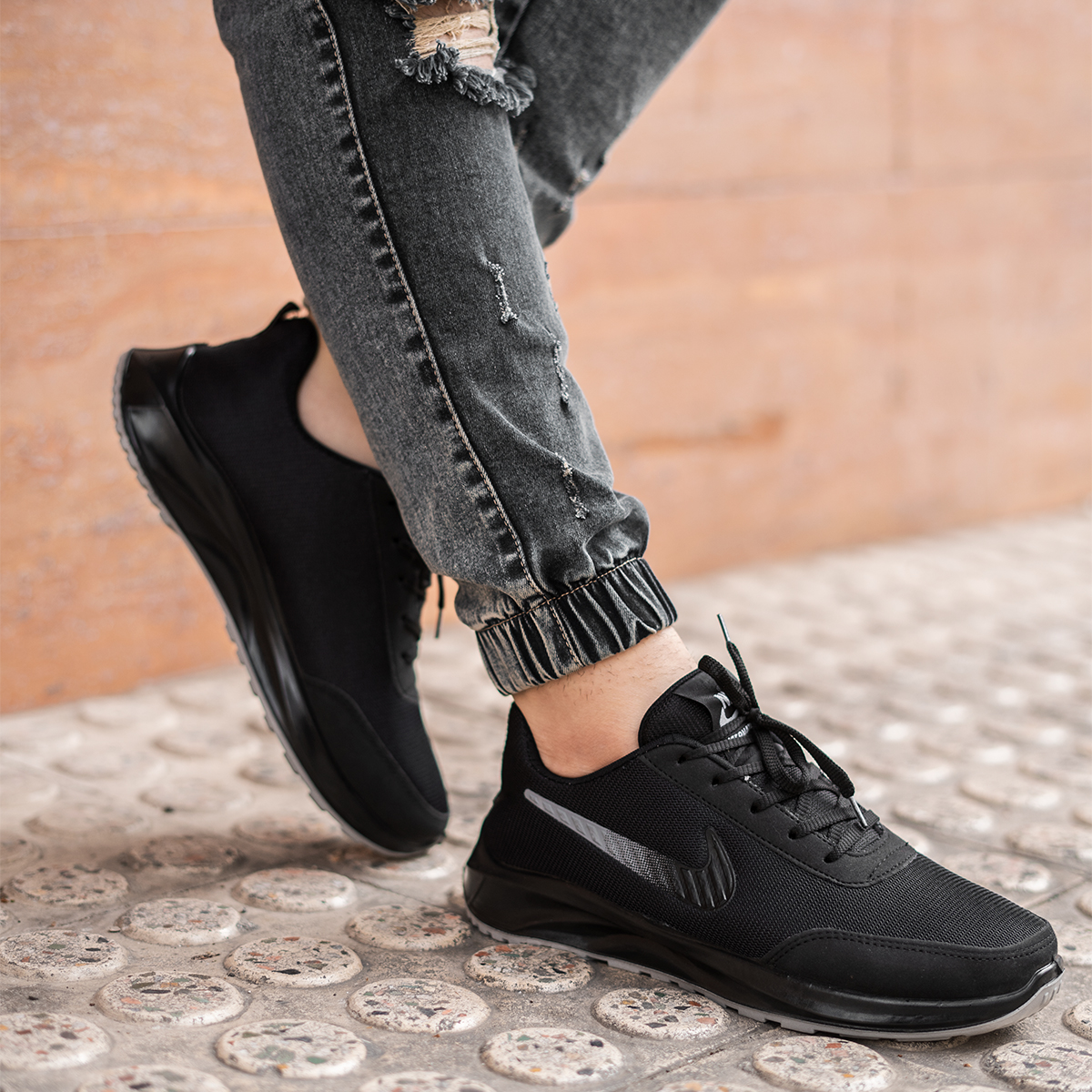 کفش ورزشی نایک مشکی مردانه مدلArdin