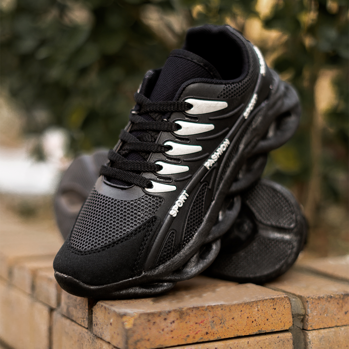 کفش وزرشی زنانه مشکی مدل Shiva