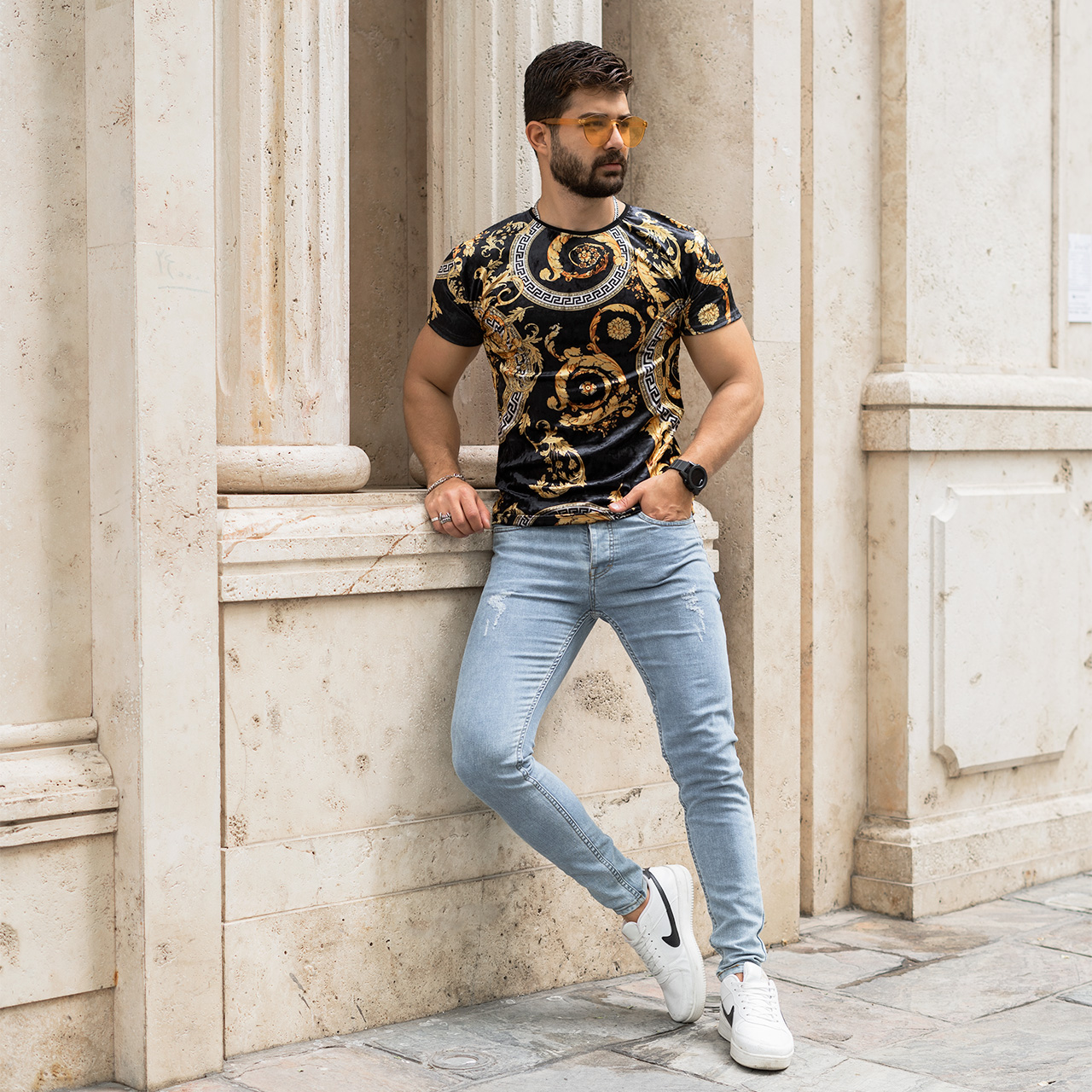 تیشرت مخمل مشکی طلایی ورساچه مردانه مدل 66