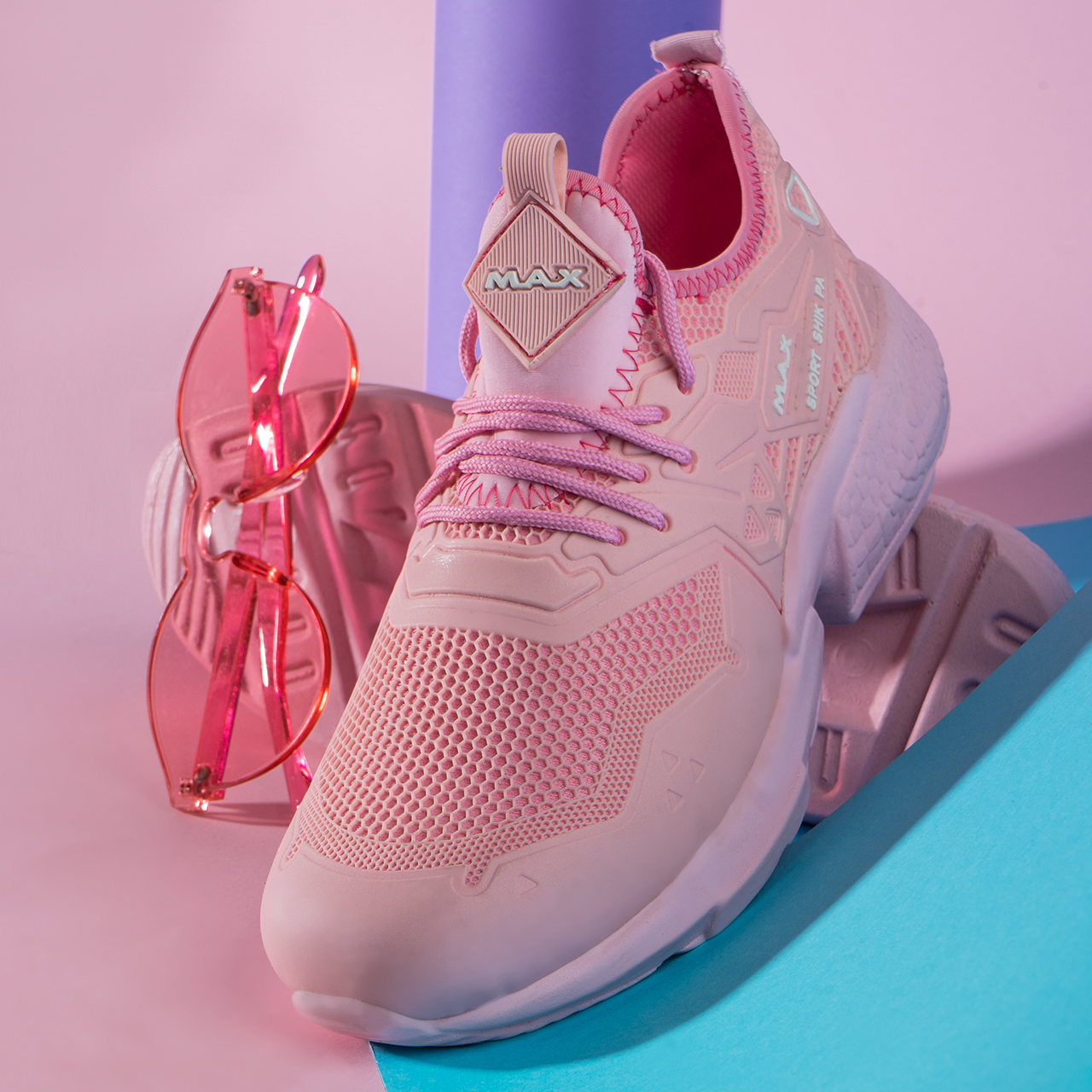 کفش ورزشی زنانه صورتی مدلGilda