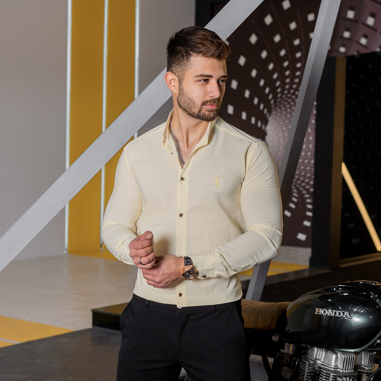 دو تا پیراهن مردانه زرد مدل VQ