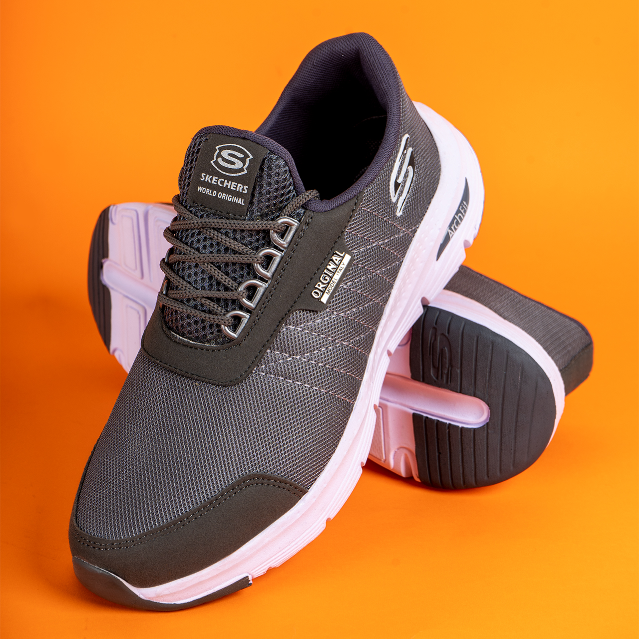 کفش اسکیجرزمردانه طوسی زیره سفید مدل zigzag