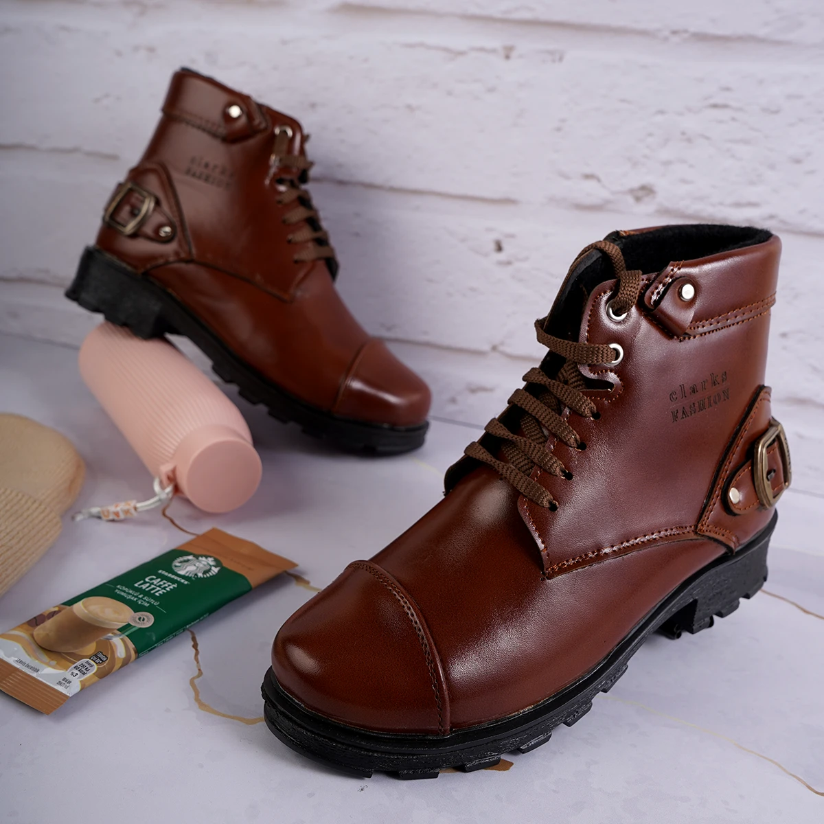 نیم بوت زنانه سگک دار بندی قهوه‌ای مدل Farnosh