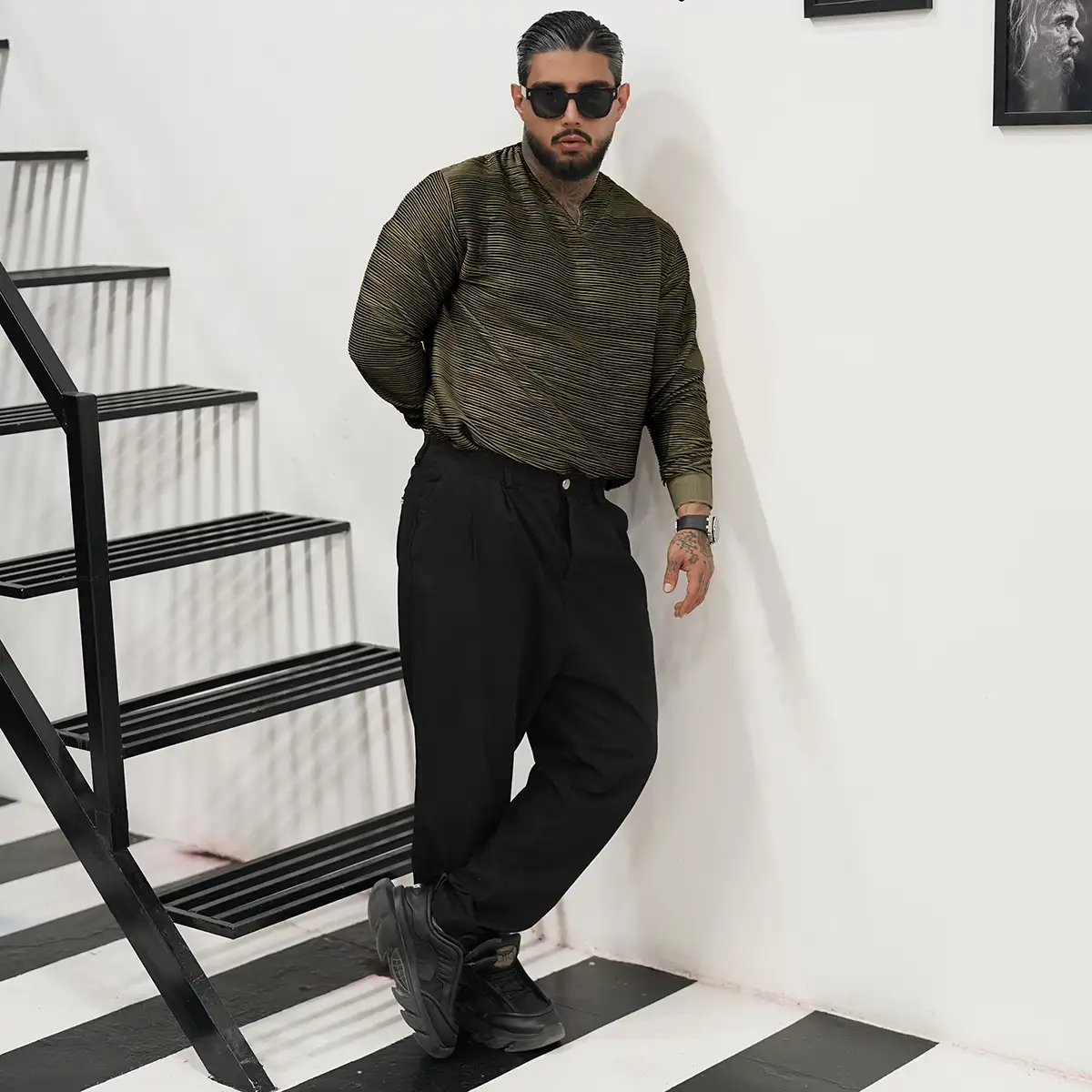 تیشرت آستین بلند یقه کوبایی سبز تیره مدل Nivad