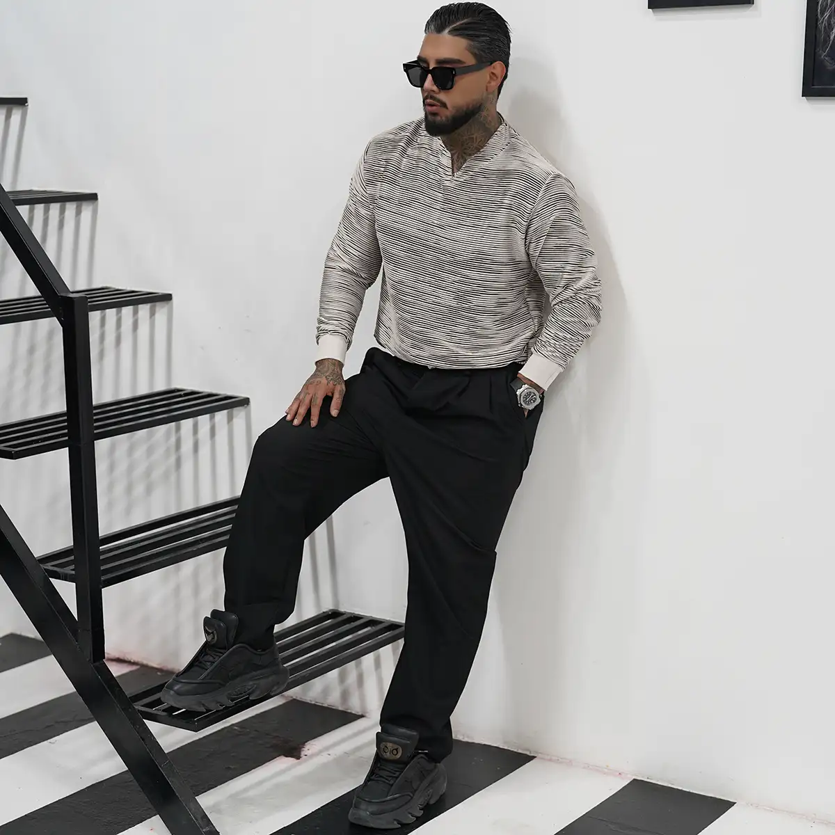 تیشرت آستین بلند یقه کوبایی طوسی روشن مدل Nivad