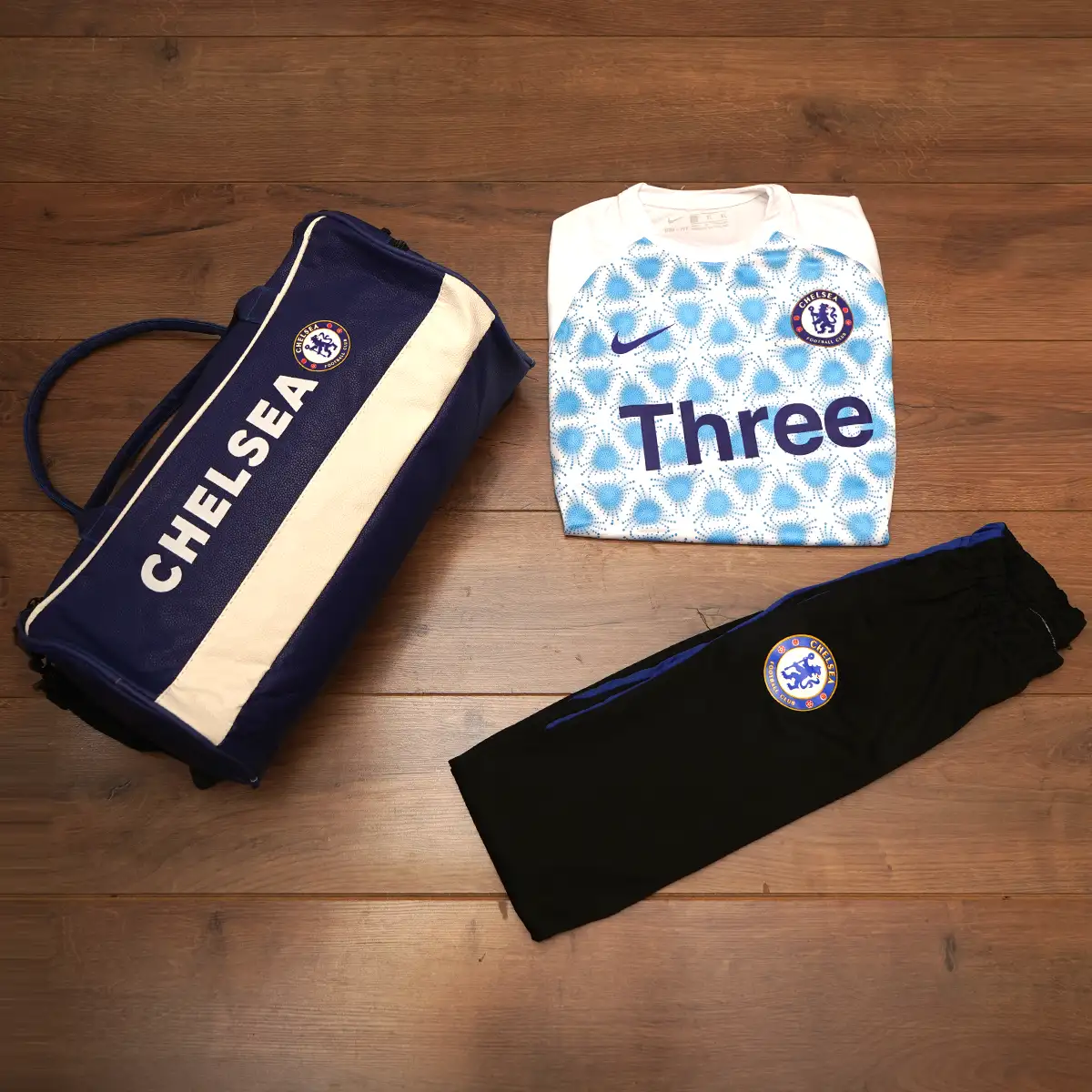 کیف ورزشی آبی مدل Chelsea