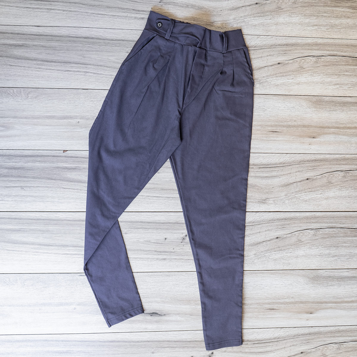 شلوار اسلش کمربندی طوسی مردانه مدل Zaros