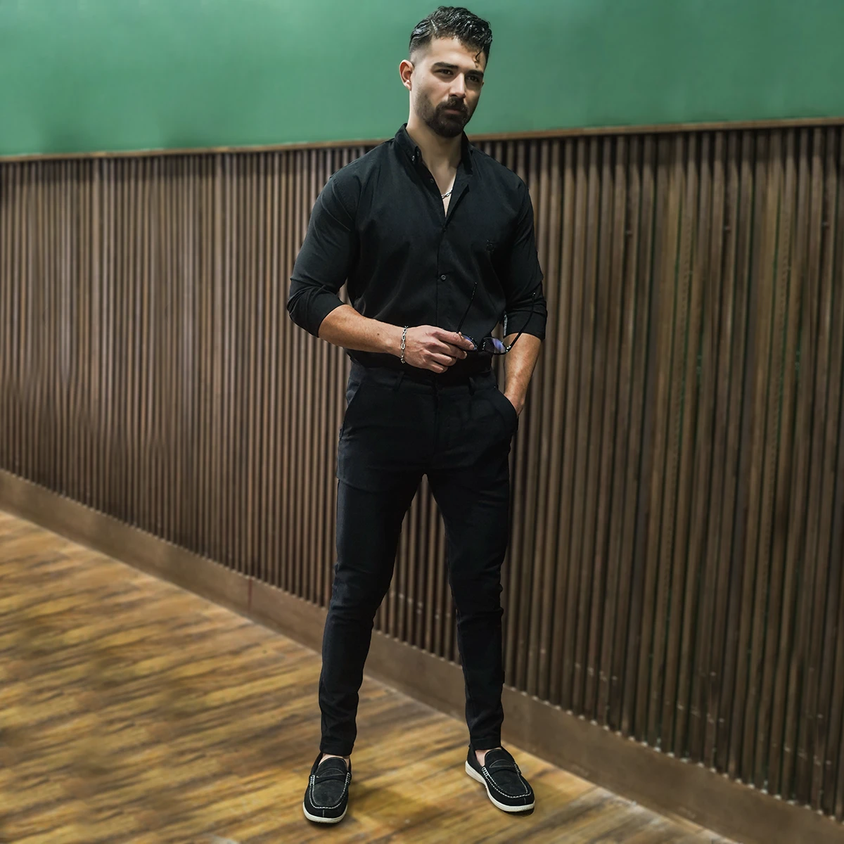 پیراهن مردانه مشکی مدل VQ