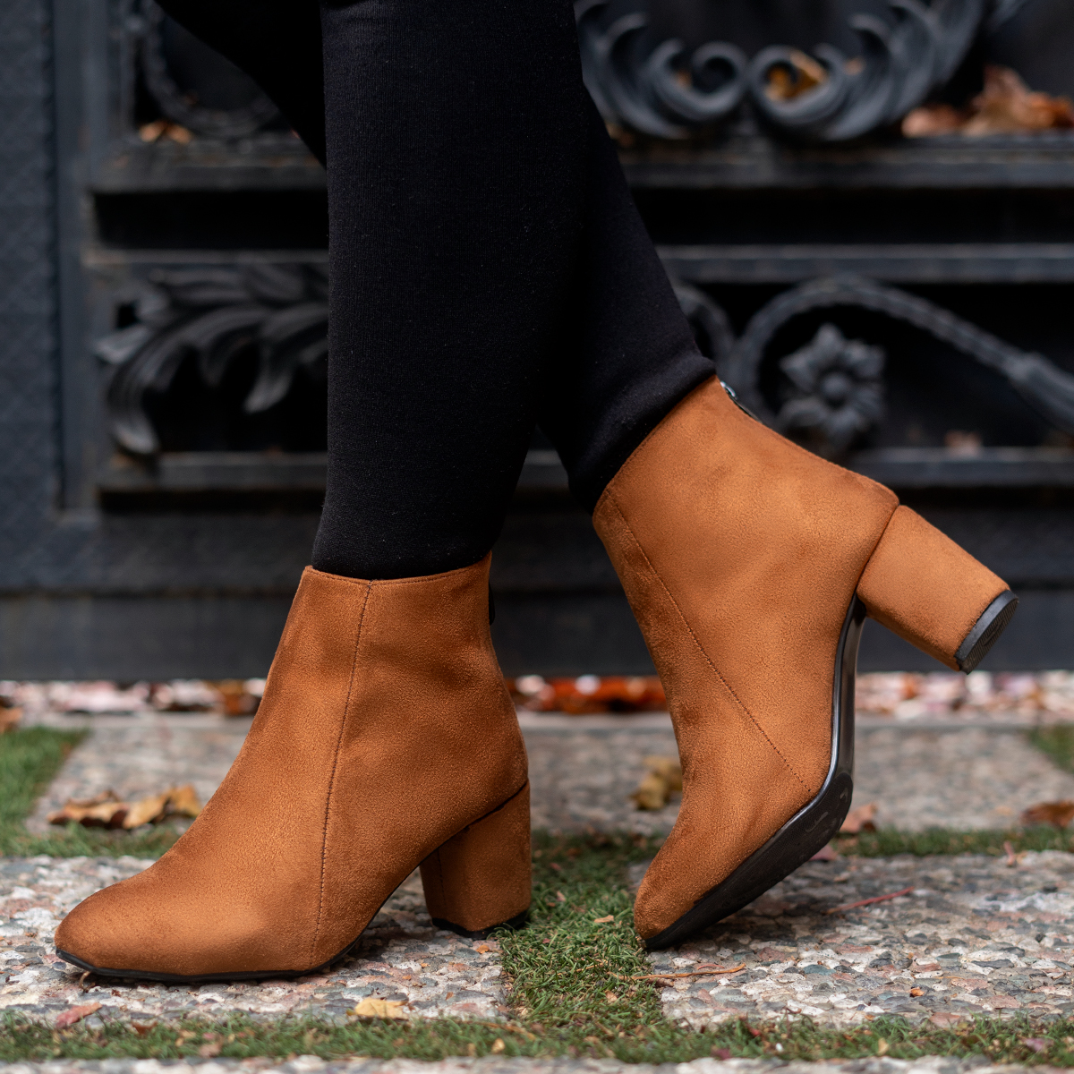 نیم بوت دخترانه پاشنه دار قهوه ای مدل Anosha