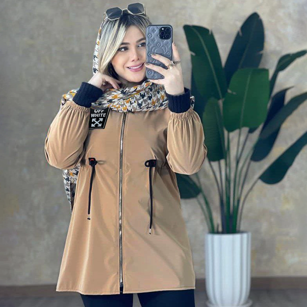 بارونی سلیکونی کرم زنانه مدل Avina